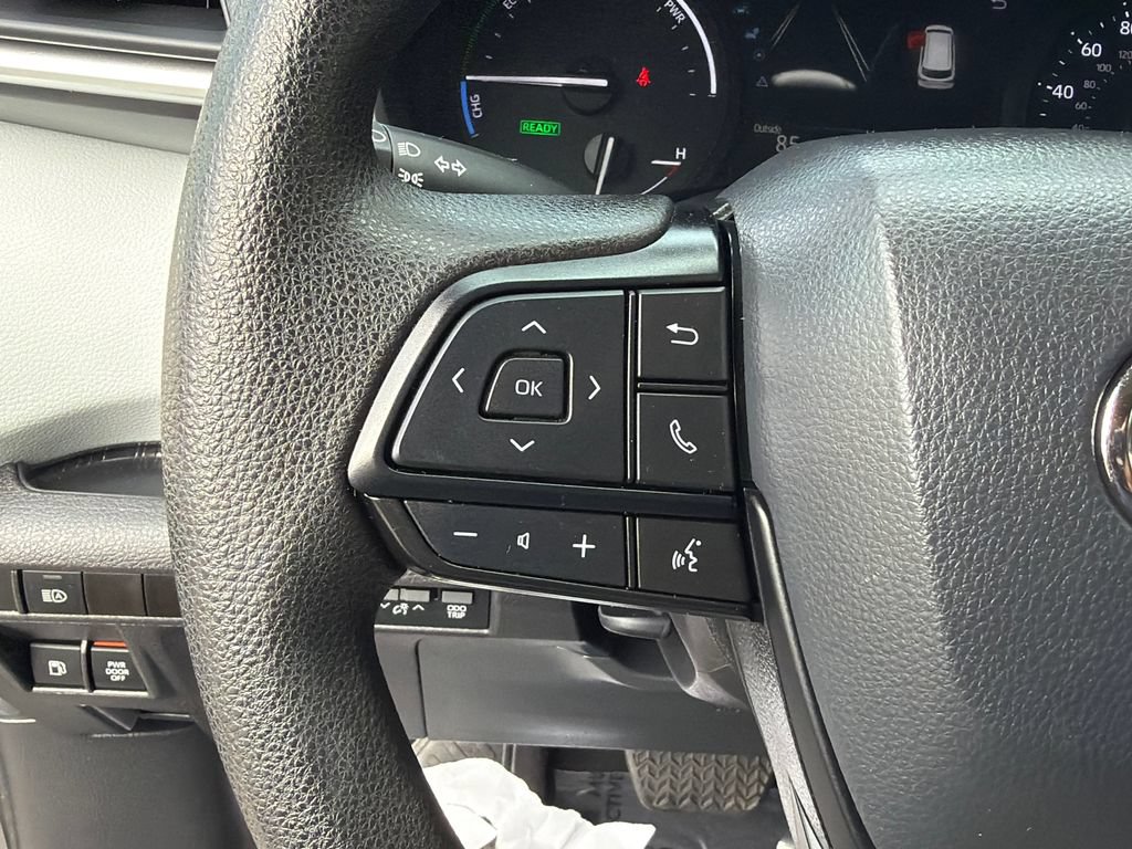 Used 2025 Toyota Sienna LE FWD image 24