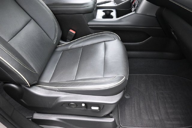Used 2021 Chevrolet Tahoe Premier w/ Premium Package AWD/4WD image 33