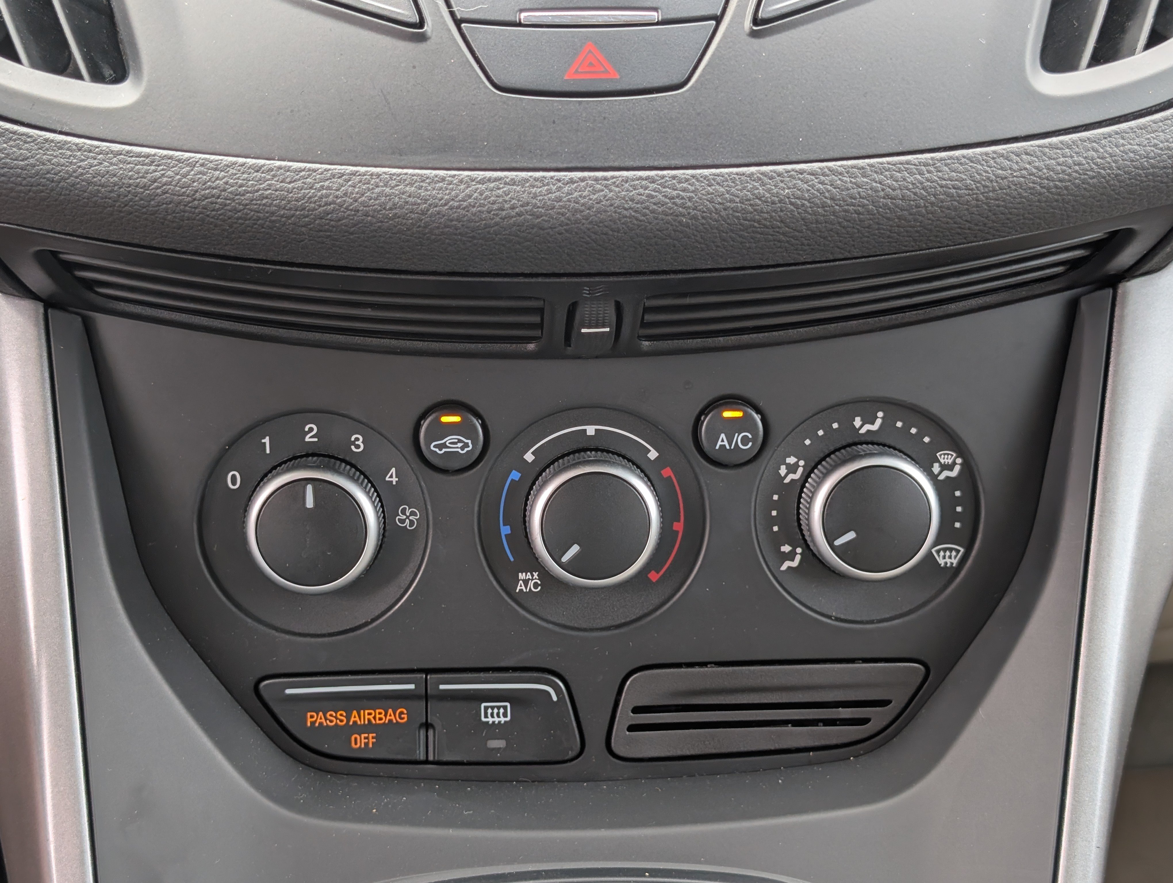 Used 2015 Ford Escape SE FWD image 22