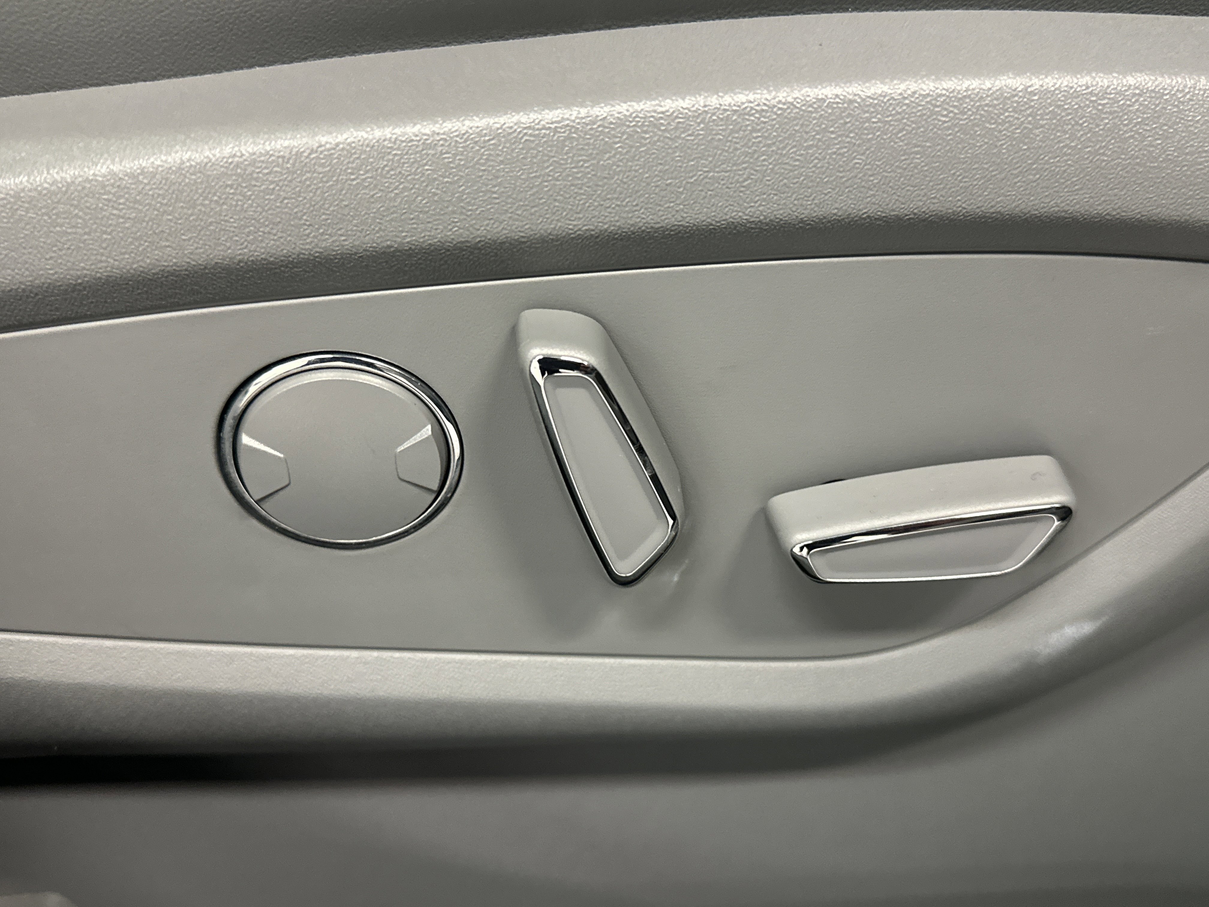 Used 2022 Lincoln Nautilus Reserve w/ Luxury Package image 23