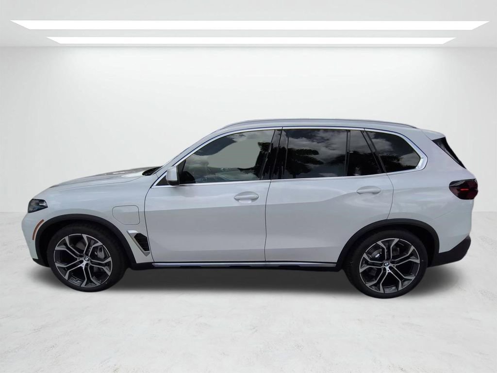 New 2026 BMW X5 xDrive50e w/ Executive Package image 7