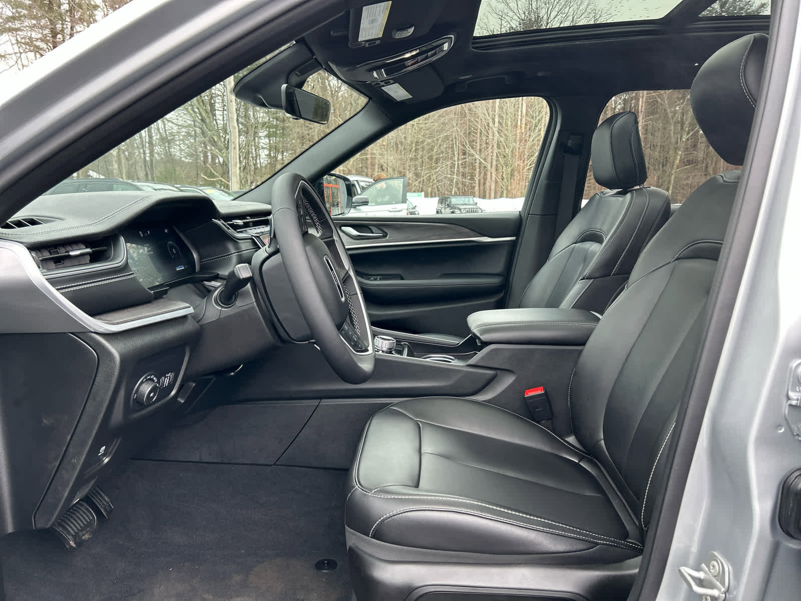 Used 2025 Jeep Grand Cherokee L Limited w/ Trailer Tow Package image 19