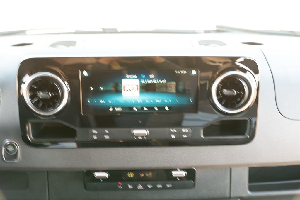 Used 2023 Mercedes-Benz Sprinter 2500 image 55