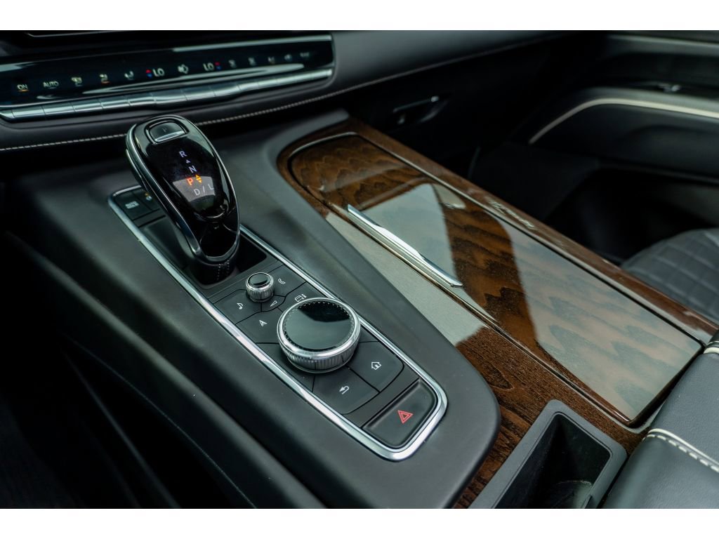 Used 2022 Cadillac Escalade Sport Platinum w/ LPO, ONYX Package AWD/4WD image 28
