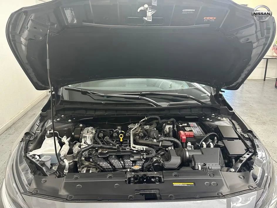 Used 2025 Nissan Altima 2.5 SV FWD image 25