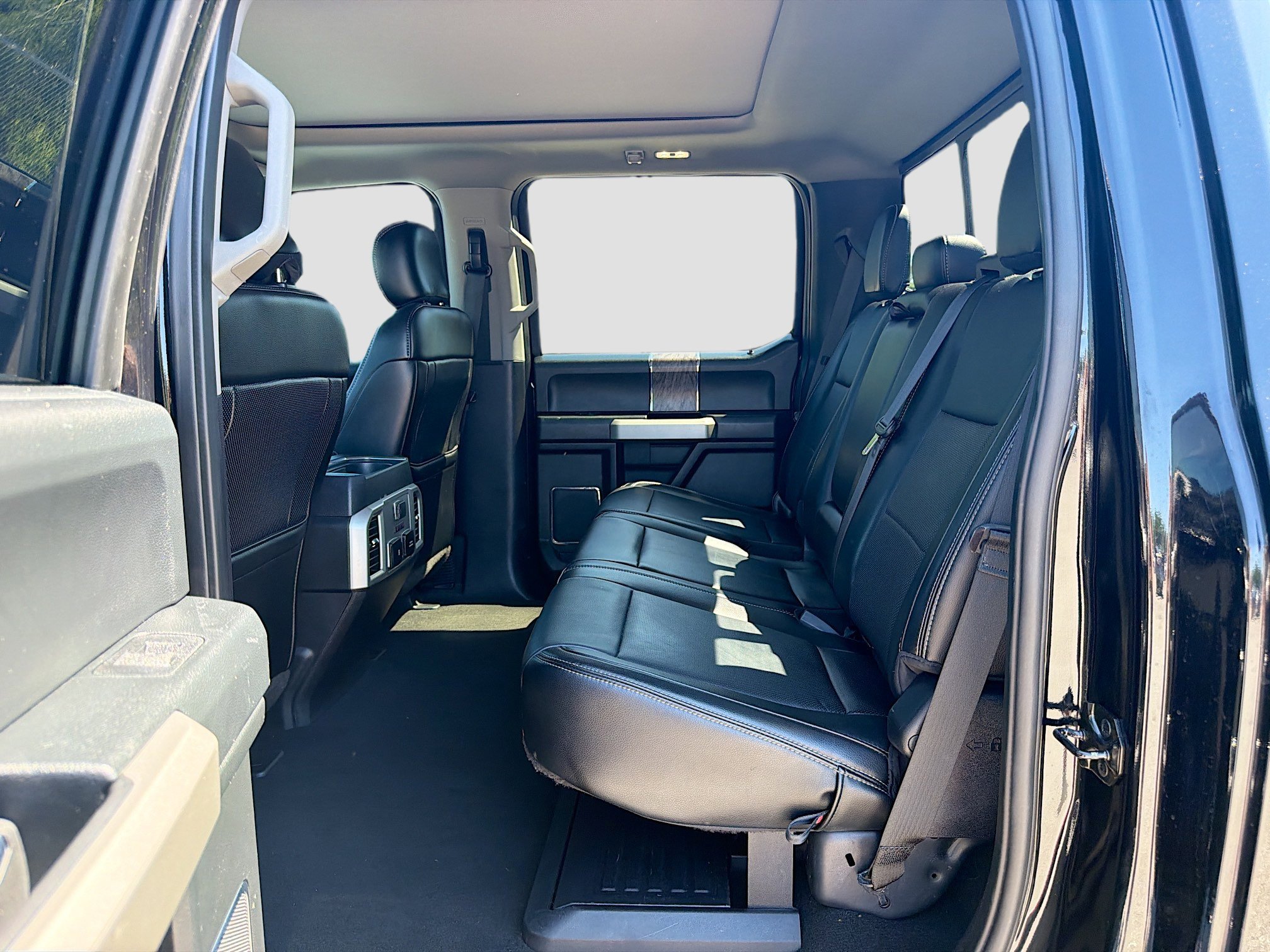 Used 2019 Ford F250 Lariat w/ Lariat Ultimate Package AWD/4WD image 20