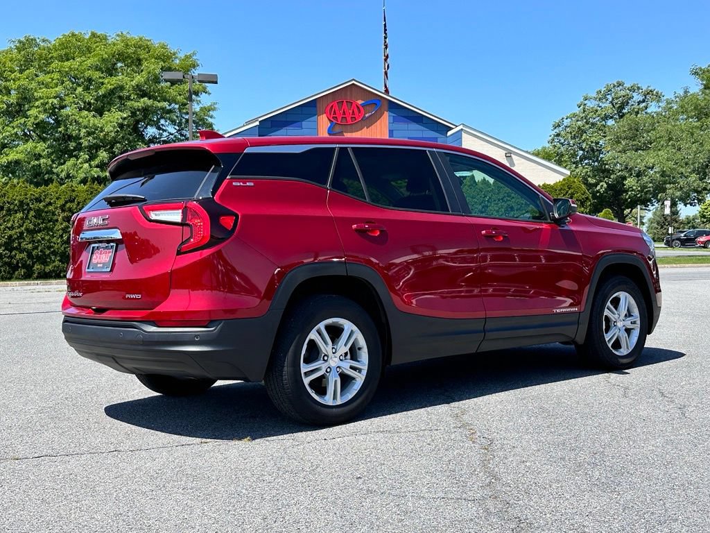 Used 2023 GMC Terrain SLE AWD/4WD image 10