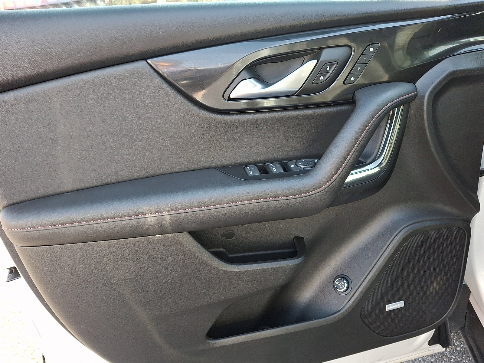 Used 2022 Chevrolet Blazer RS w/ Enhanced Convenience Package image 12