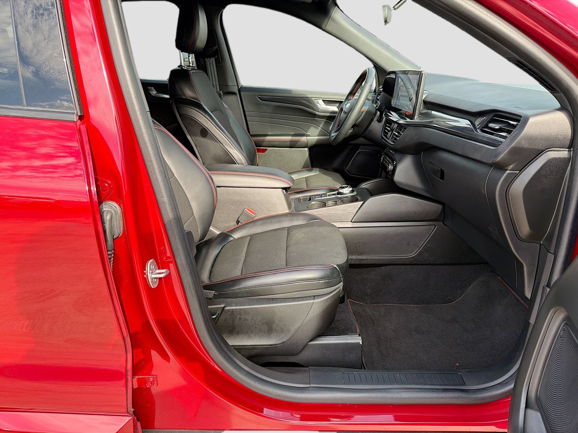 Used 2023 Ford Escape ST-Line w/ Tech Pack #1 FWD image 30