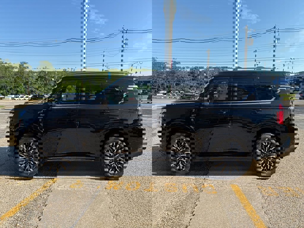 New 2025 Nissan Armada Platinum Reserve image 7