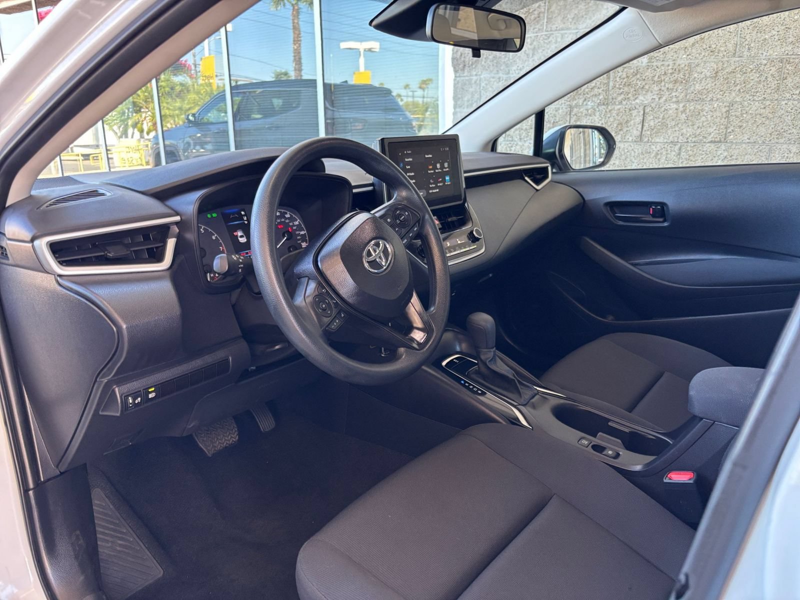 Used 2025 Toyota Corolla LE FWD image 33