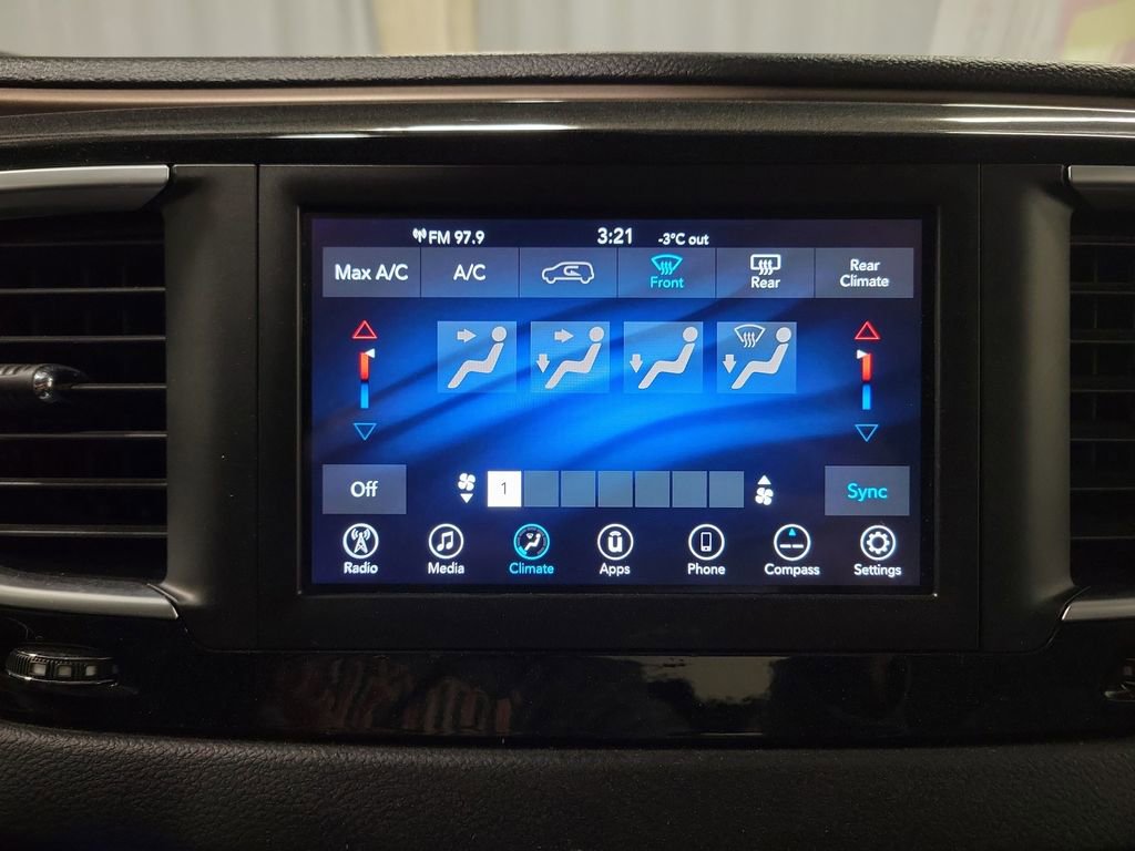 Used 2021 Chrysler Voyager Lxi image 18