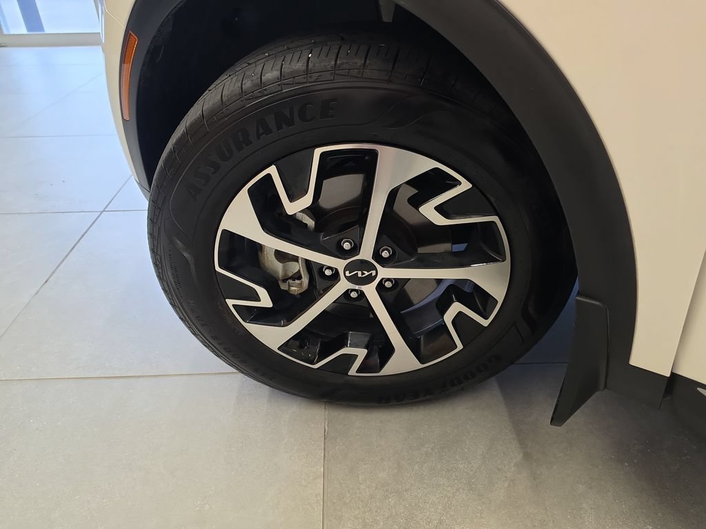Certified 2025 Kia Sportage EX AWD/4WD image 36