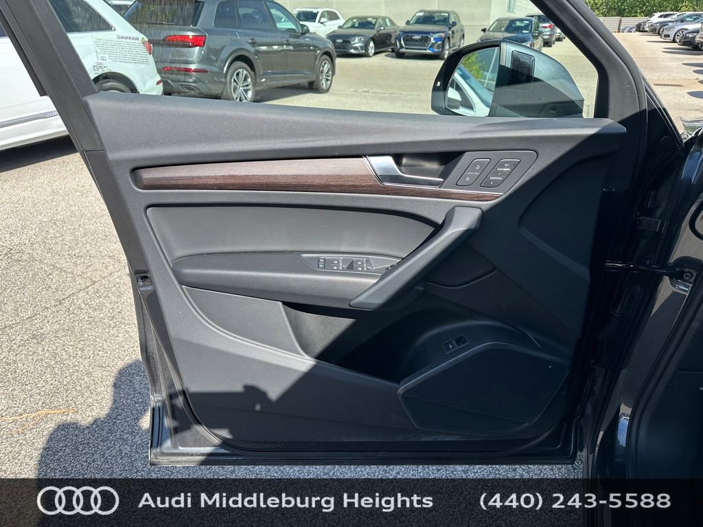 Used 2023 Audi Q5 2.0T Premium w/ Convenience Package AWD/4WD image 14