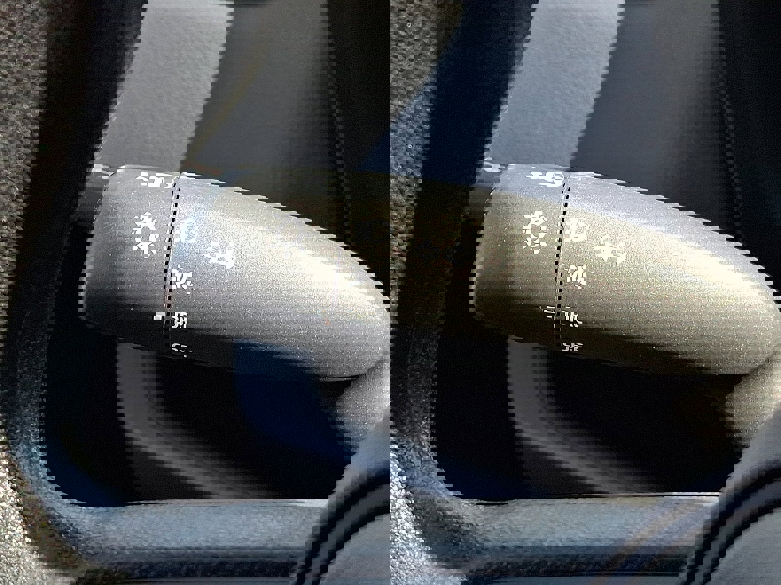 Used 2022 Toyota RAV4 LE image 24