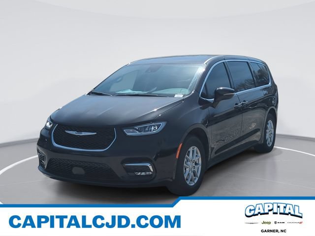 New 2026 Chrysler Pacifica Select