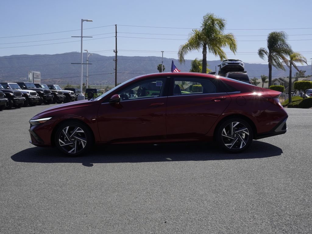 Used 2024 Hyundai Elantra Limited FWD image 7