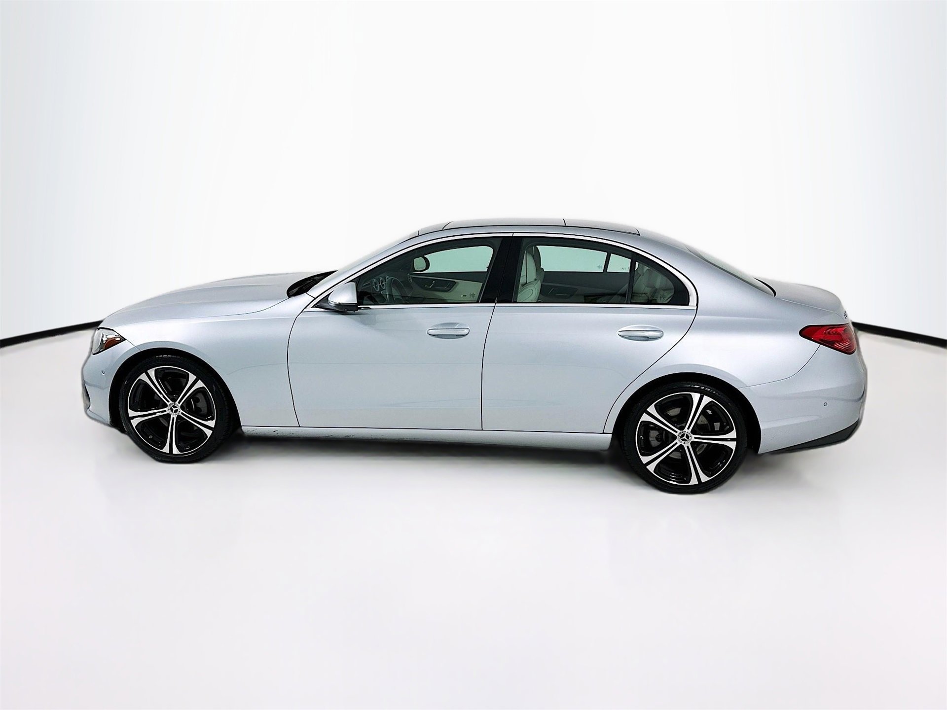 Used 2025 Mercedes-Benz C 300 Sedan image 5