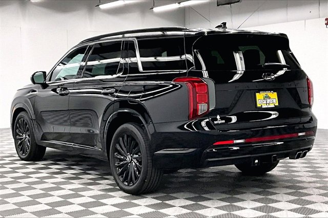 Used 2024 Hyundai Palisade Calligraphy image 2