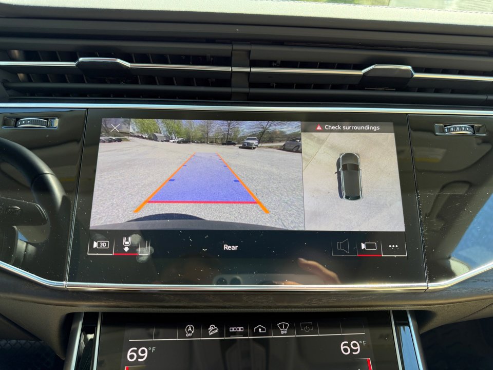 Used 2022 Audi Q8 Prestige image 19