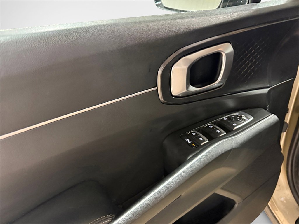 Certified 2021 Kia Sorento S image 12