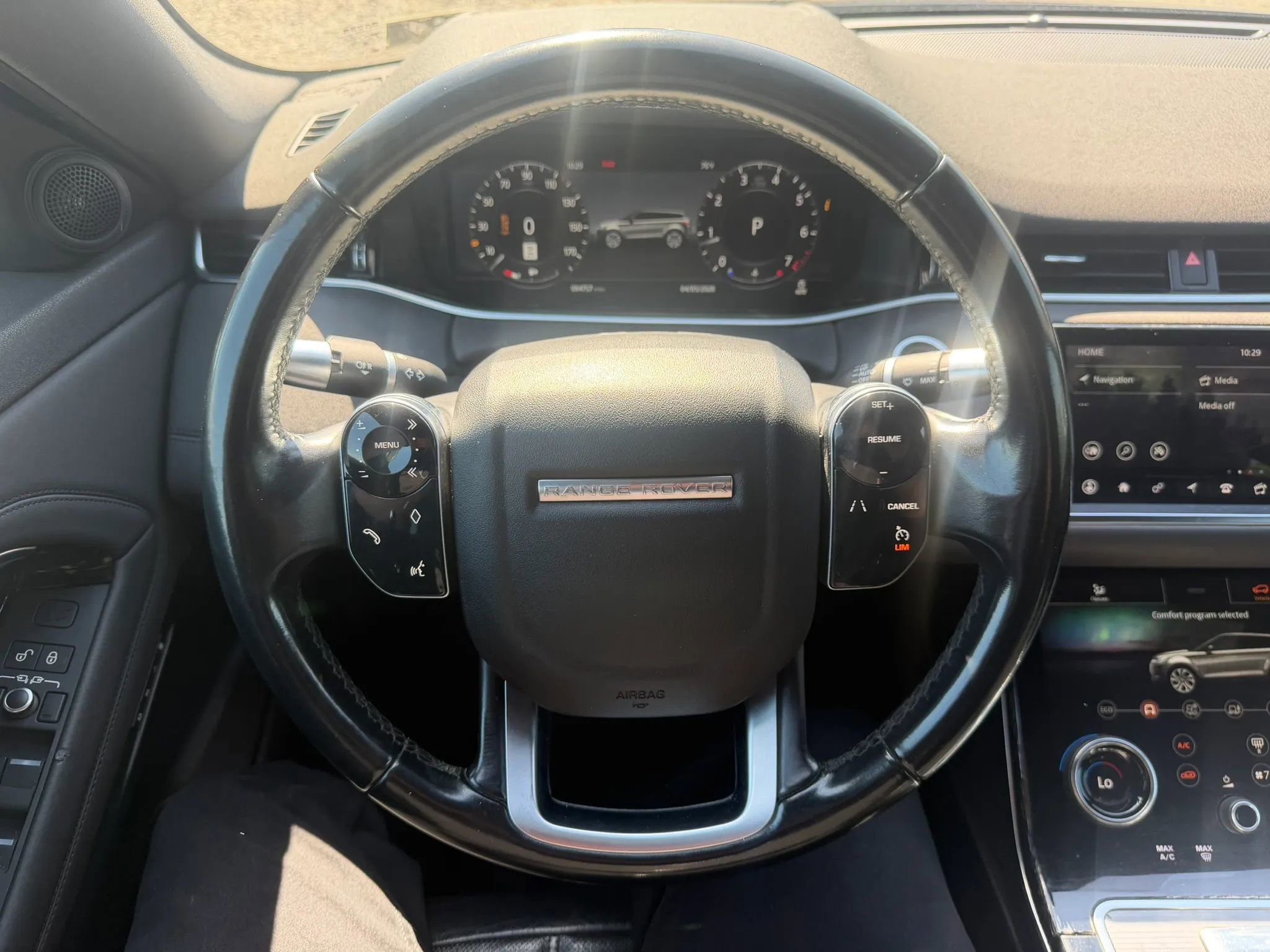 Used 2020 Land Rover Range Rover Evoque SE AWD/4WD image 12