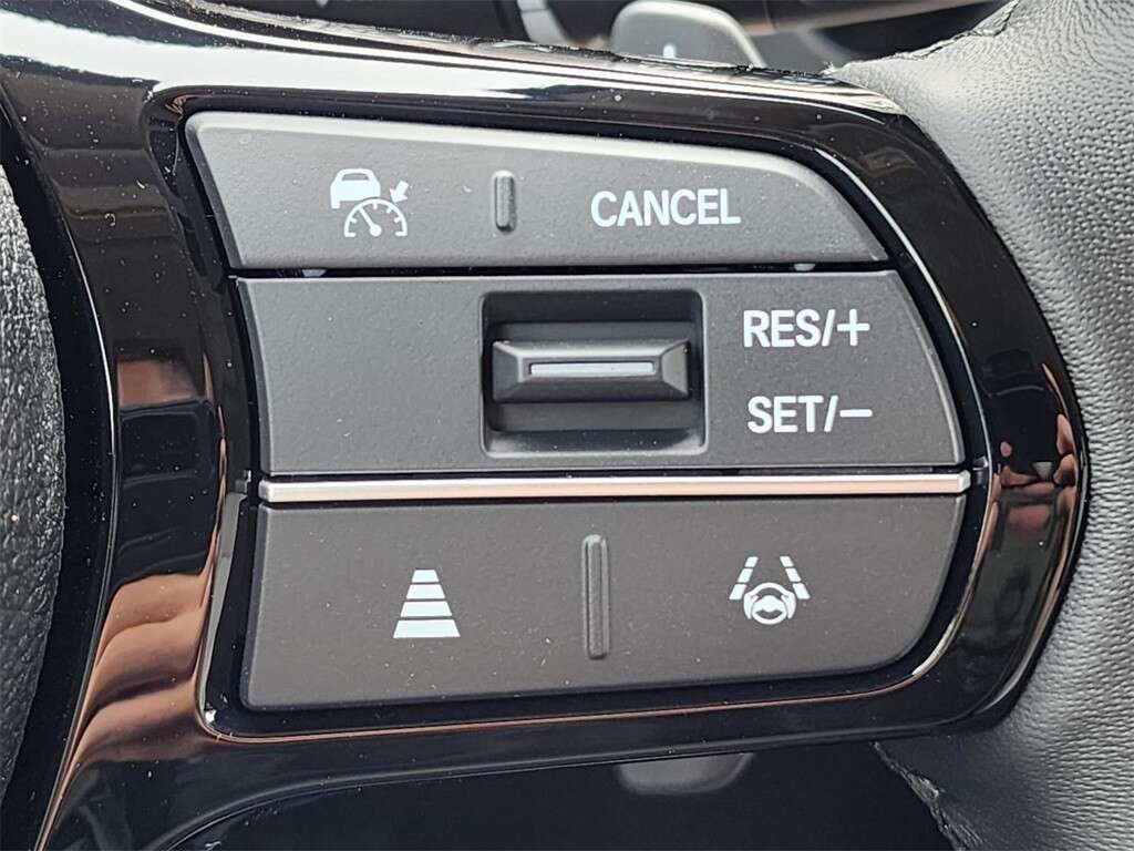 Used 2023 Honda Pilot Touring image 29