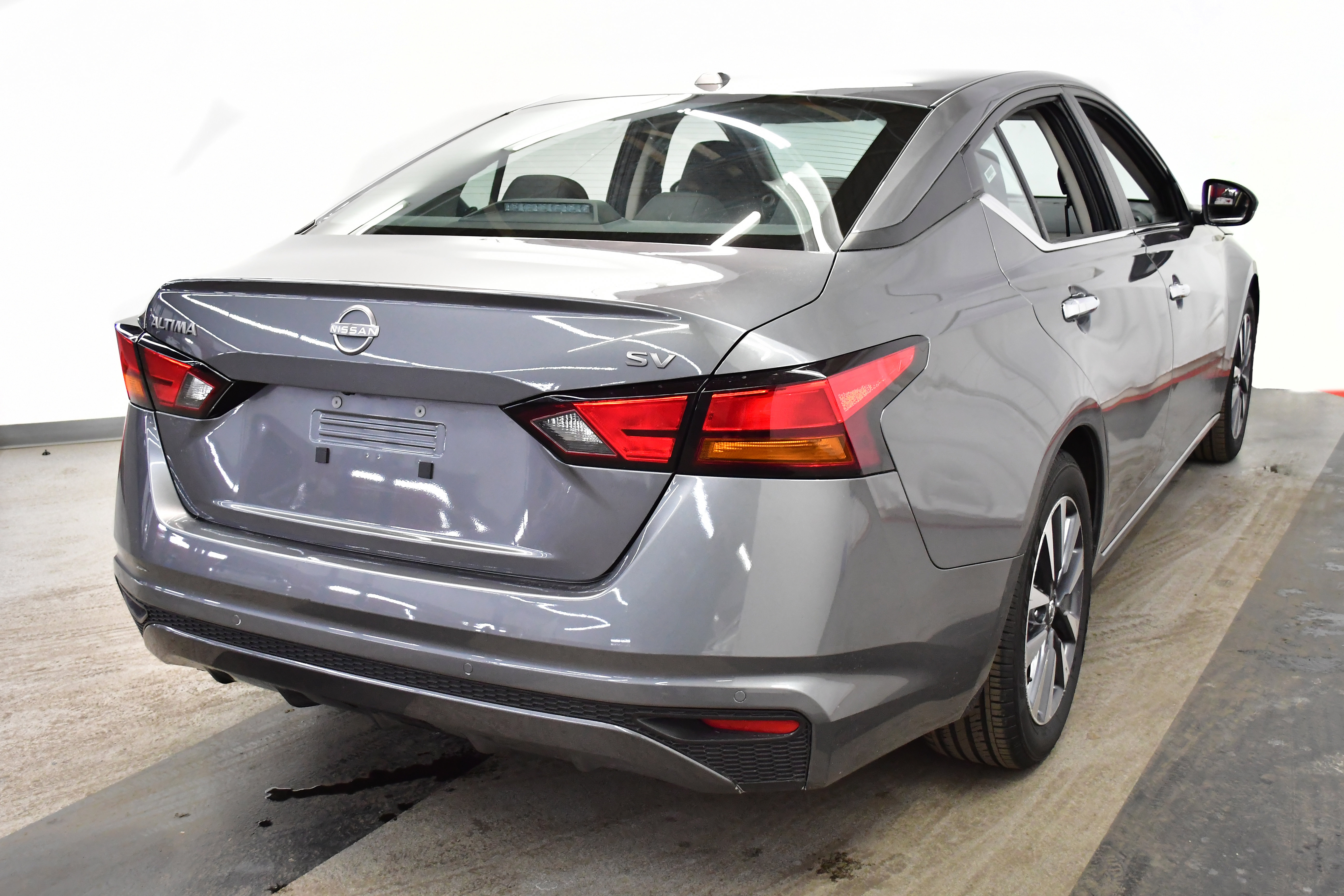 Used 2024 Nissan Altima 2.5 SV image 11