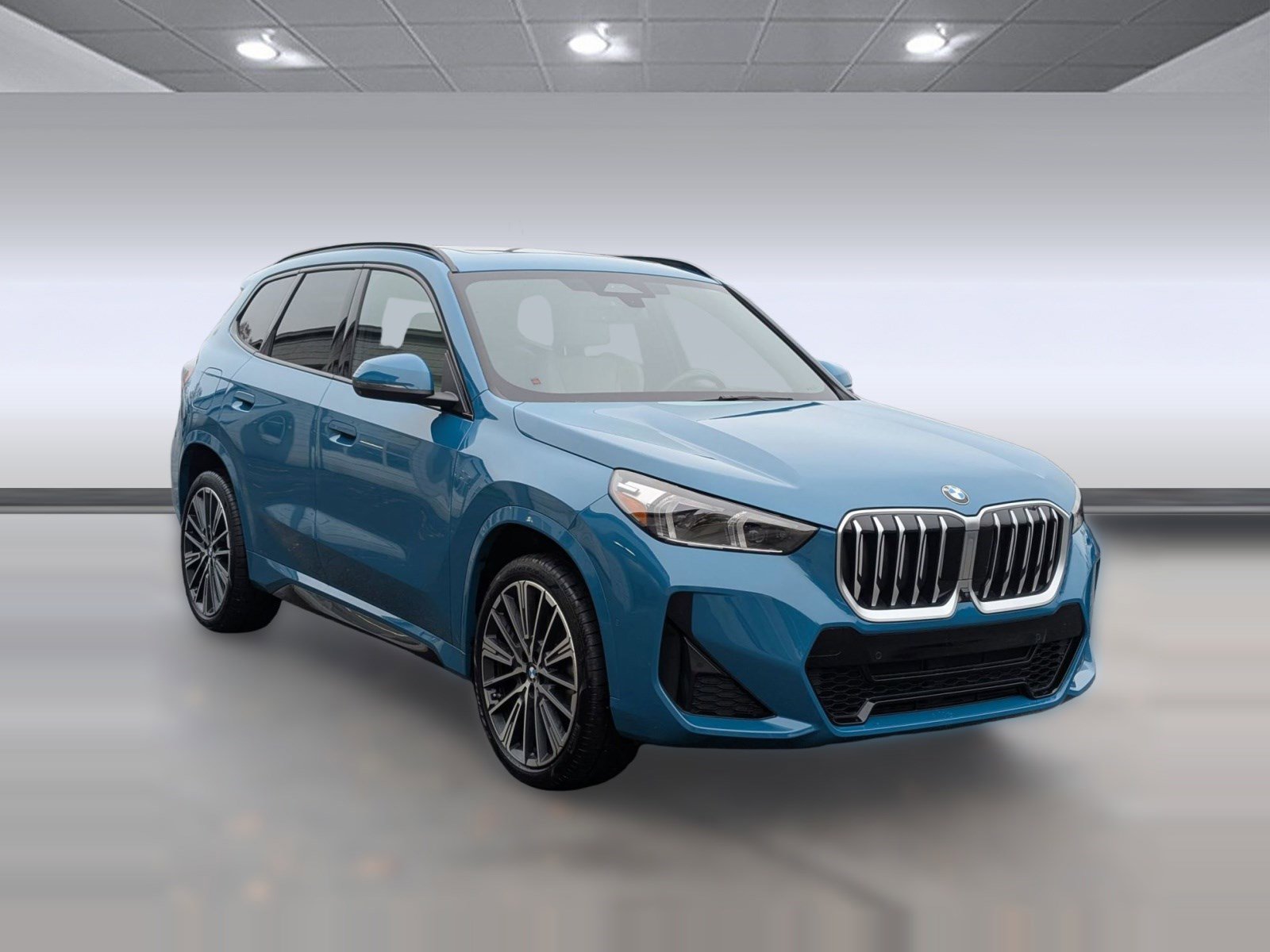 Used 2025 BMW X1 xDrive28i w/ Technology Package image 7