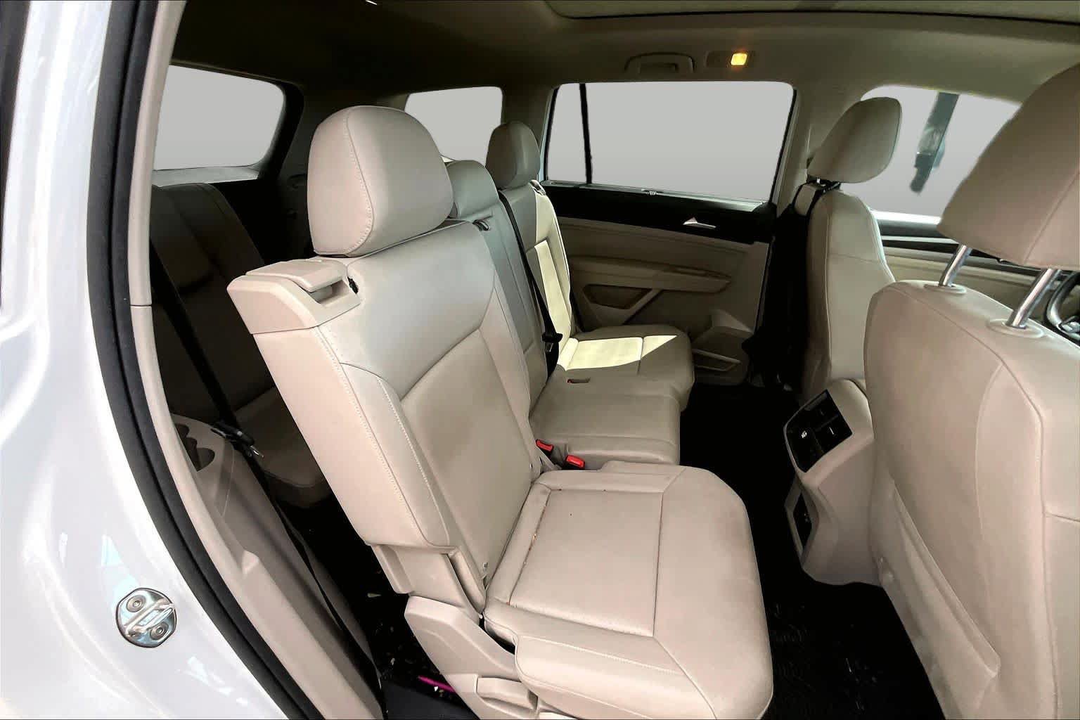 Used 2020 Volkswagen Atlas SE w/ Panoramic Sunroof Package FWD image 20