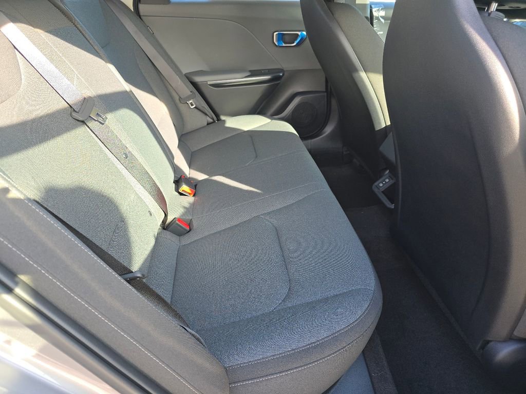 New 2025 Kia K4 LXS image 17