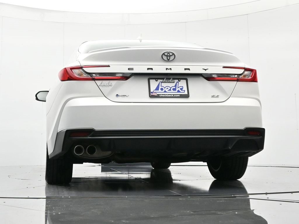 Used 2025 Toyota Camry SE image 40