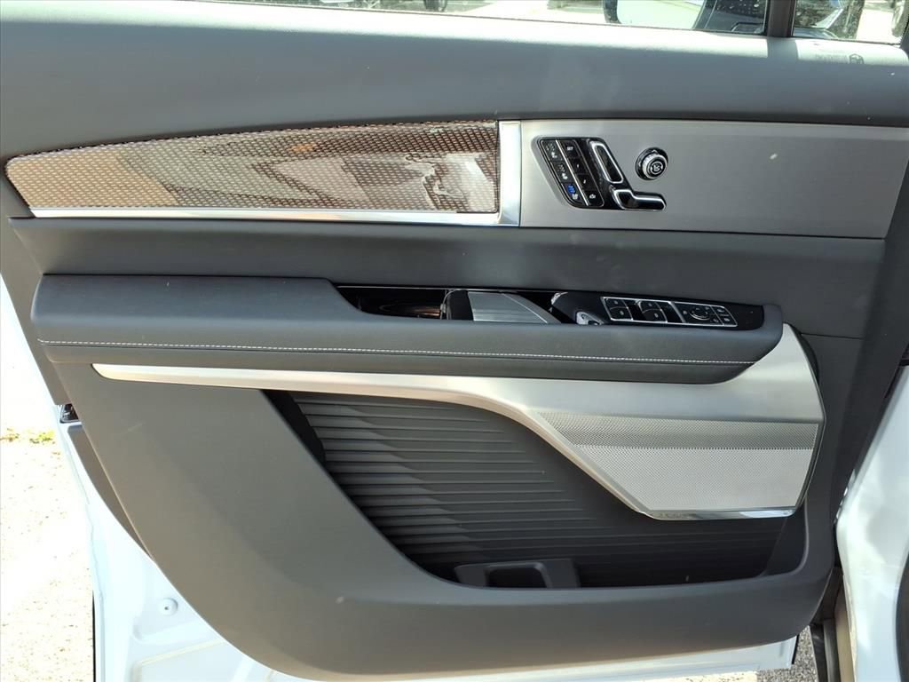 New 2026 Cadillac Vistiq Sport image 12