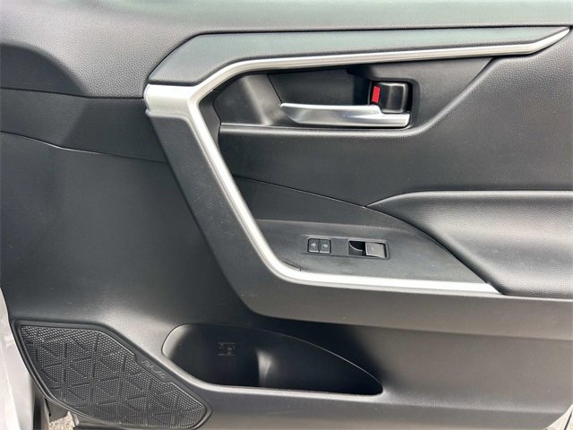 Used 2022 Toyota RAV4 XLE image 27