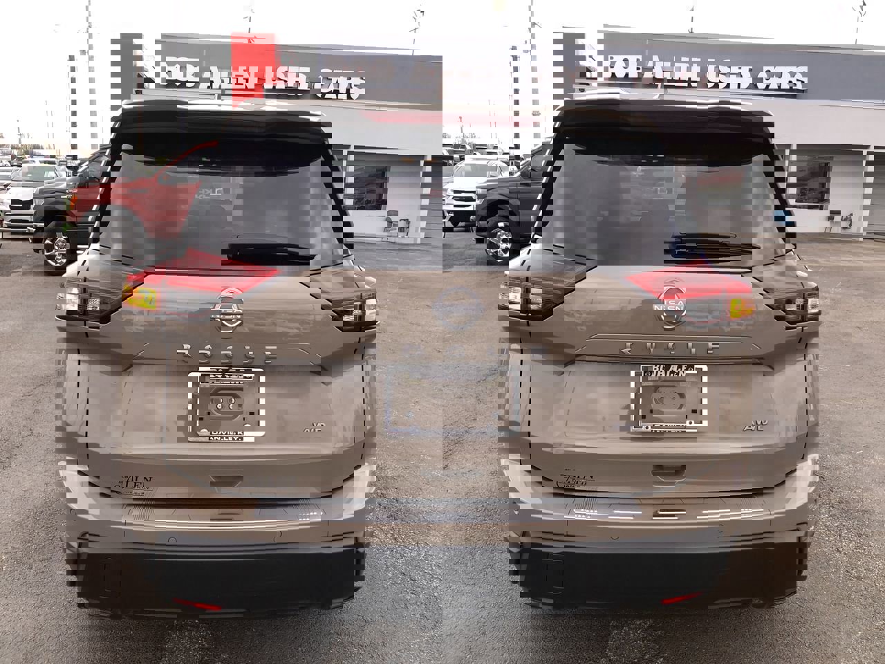 Used 2025 Nissan Rogue SV image 19