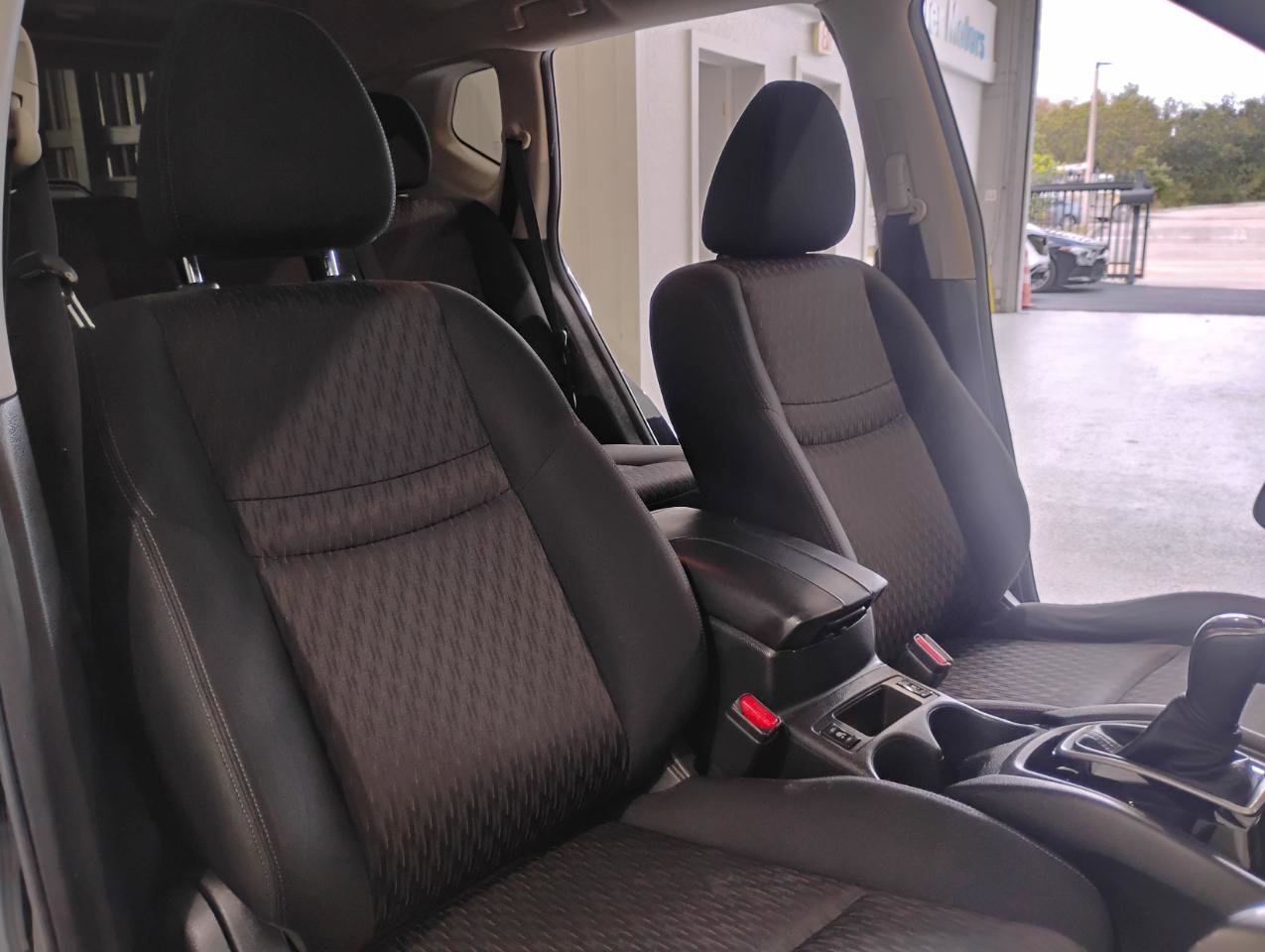 Used 2019 Nissan Rogue SV FWD image 51