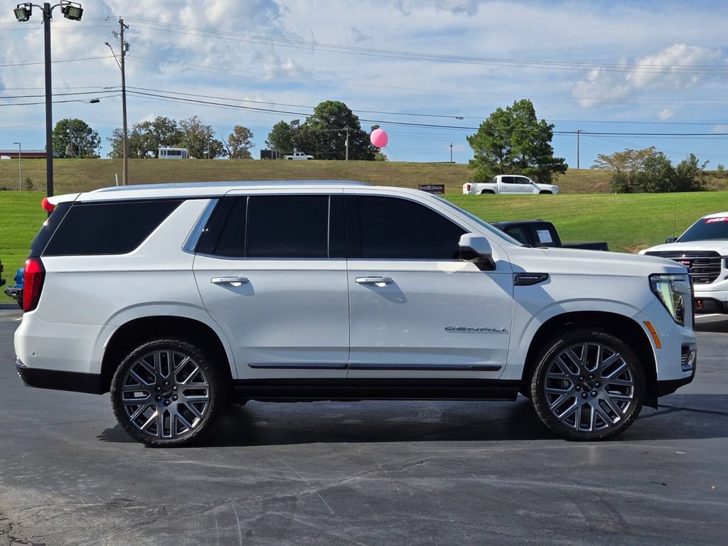 Used 2025 GMC Yukon Denali Ultimate AWD/4WD image 6