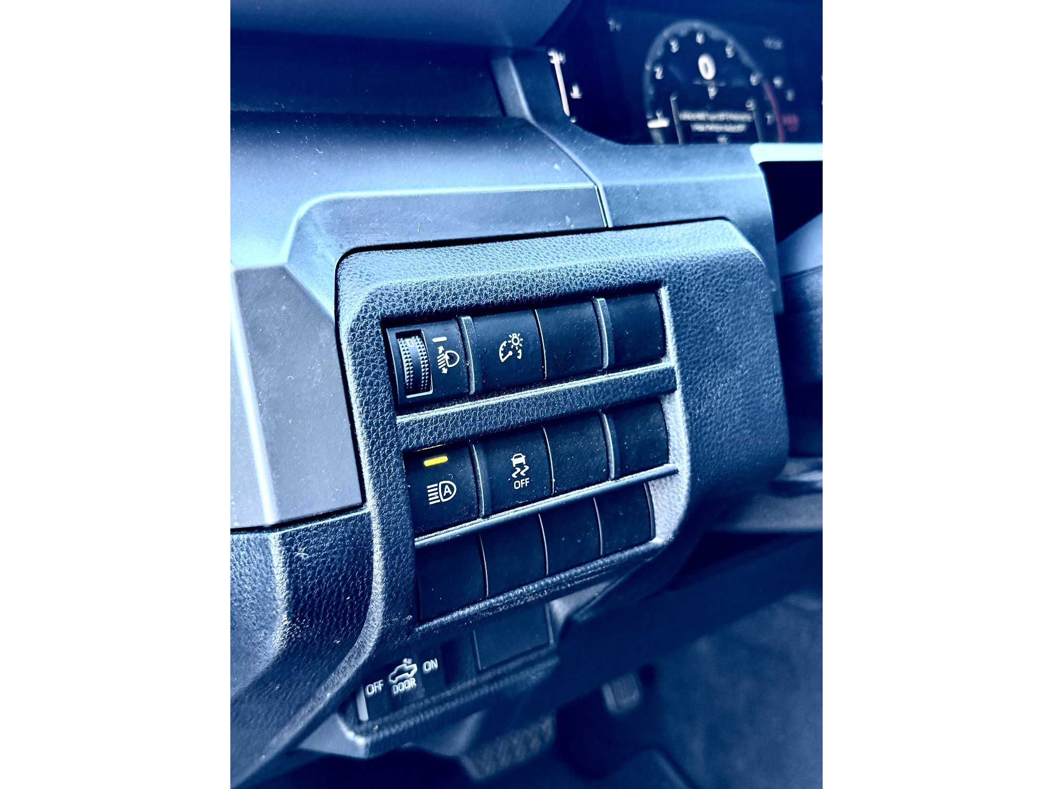 Used 2024 Toyota Tacoma SR5 AWD/4WD image 23