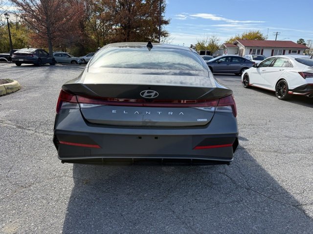 New 2026 Hyundai Elantra Blue image 4