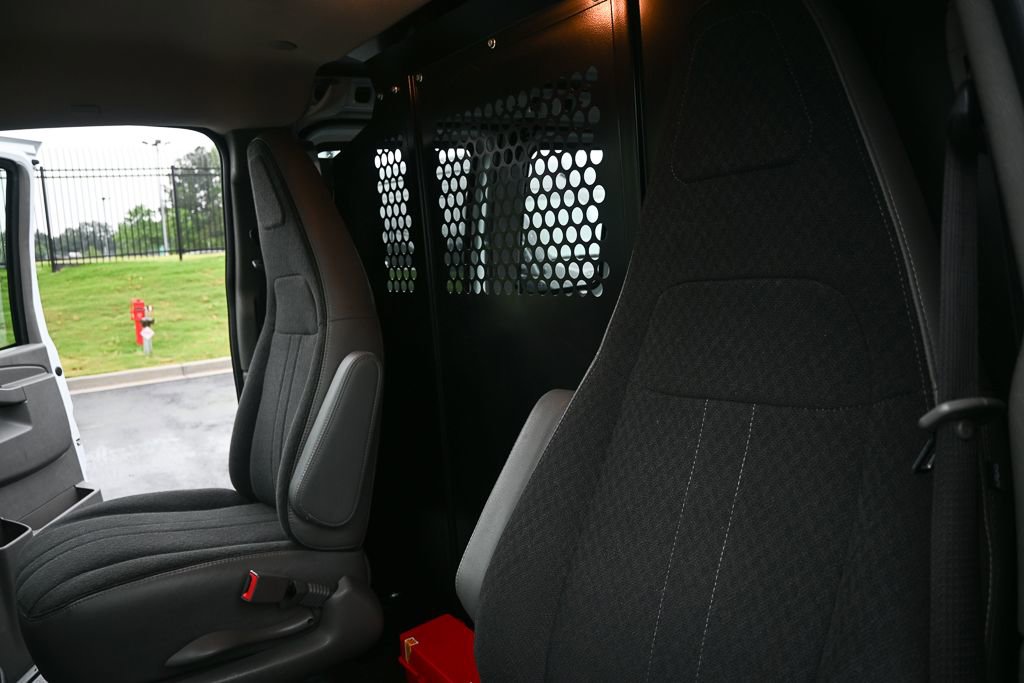 Used 2024 GMC Savana 2500 w/ Driver Convenience Package RWD image 5