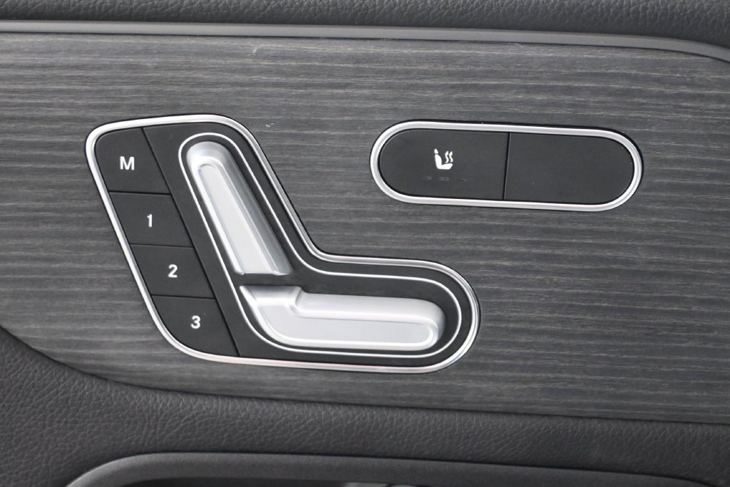 Used 2023 Mercedes-Benz GLB 250 4MATIC image 26
