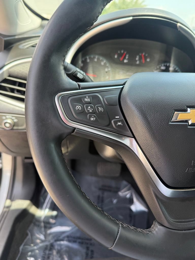 Used 2025 Chevrolet Malibu RS FWD image 12