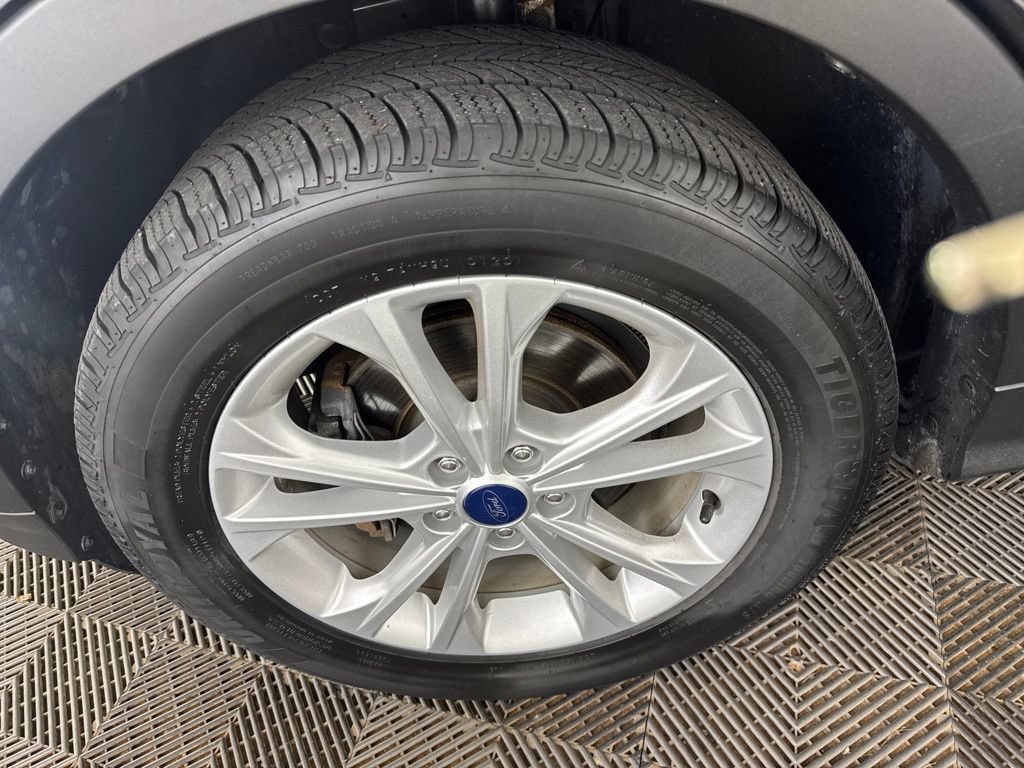 Used 2017 Ford Escape SE w/ Equipment Group 201A FWD image 30