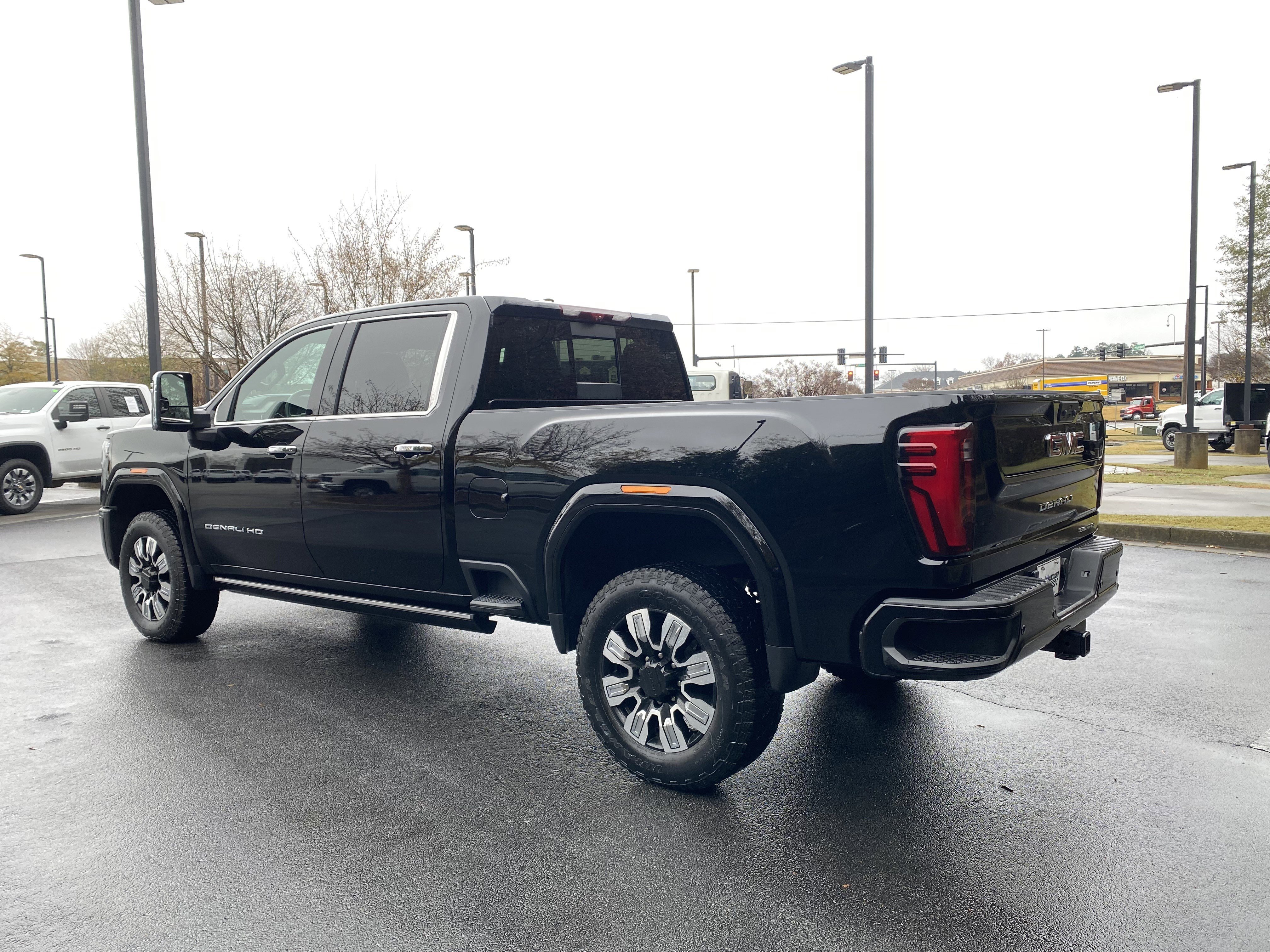 Used 2024 GMC Sierra 2500 Denali w/ Denali Reserve Package image 7