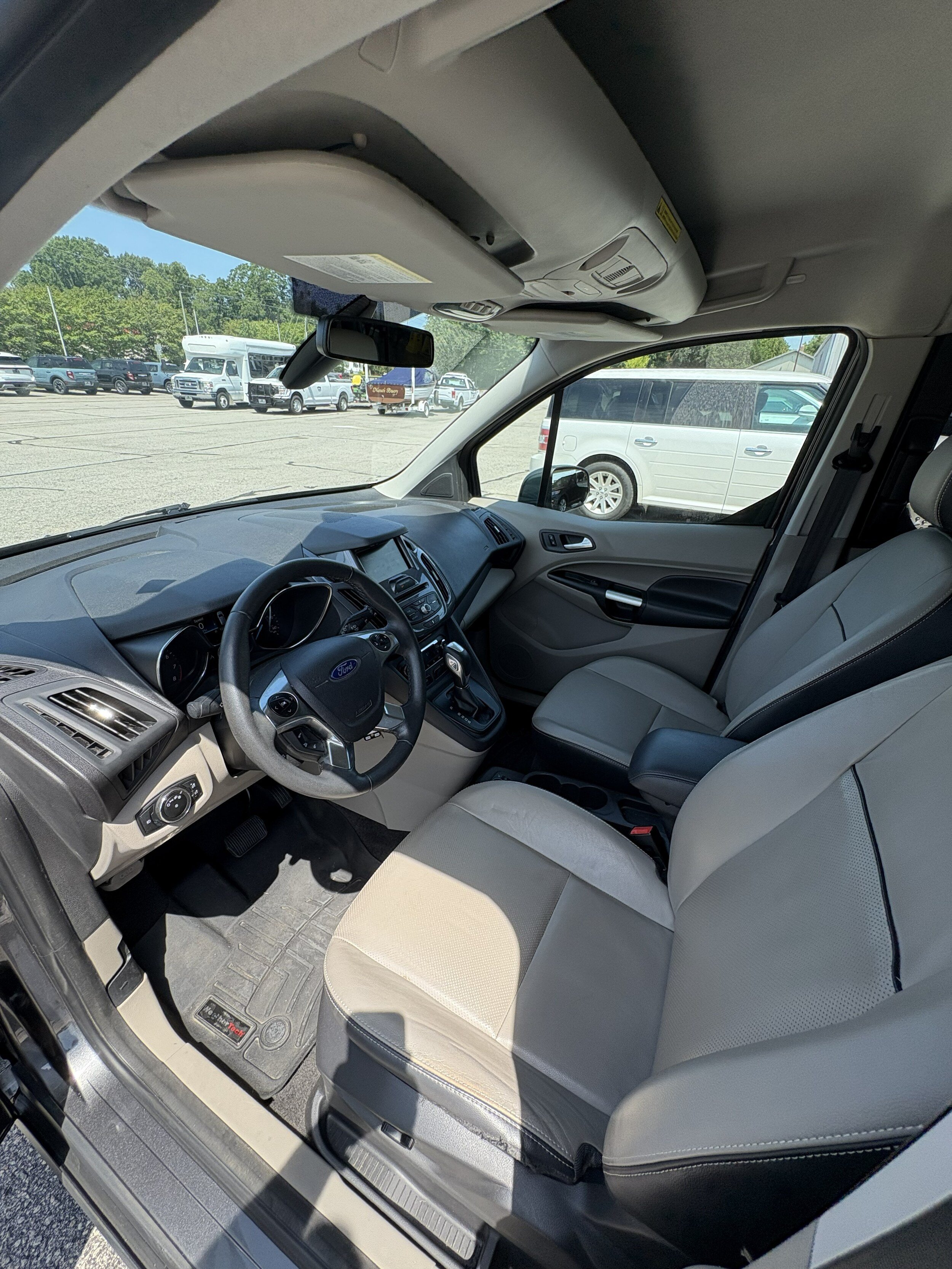 Used 2016 Ford Transit Connect Titanium FWD image 12