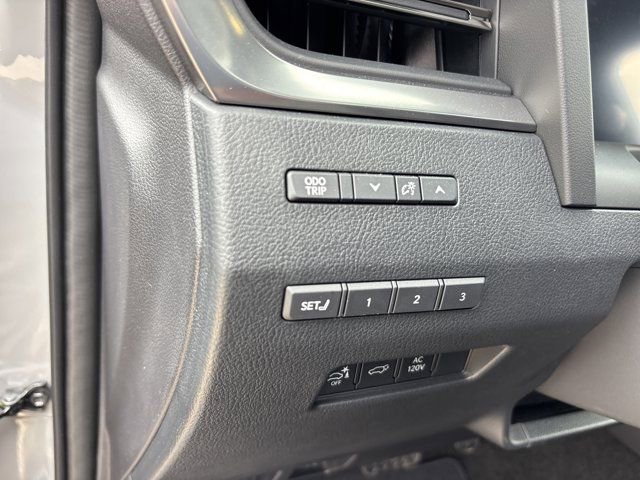 Used 2025 Lexus GX 550 AWD/4WD image 25