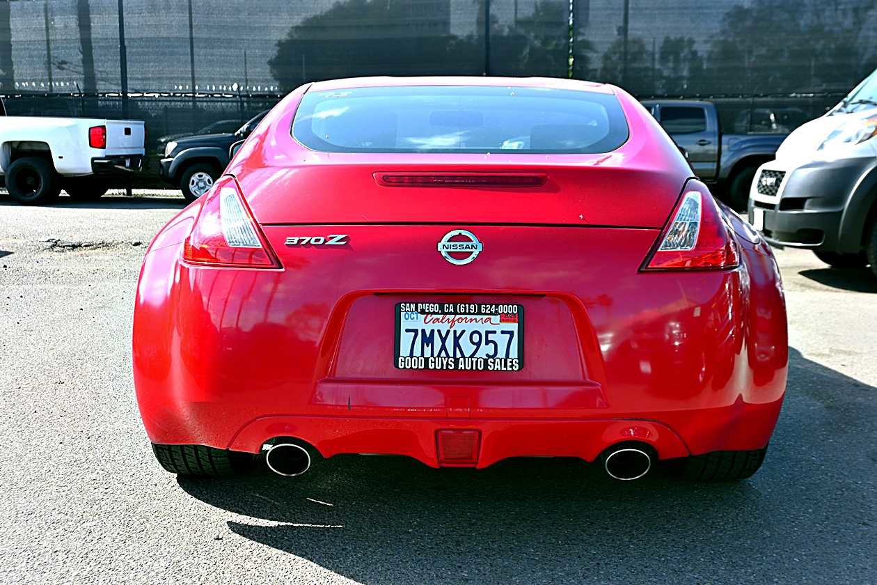 Used 2016 Nissan 370Z Coupe RWD image 6