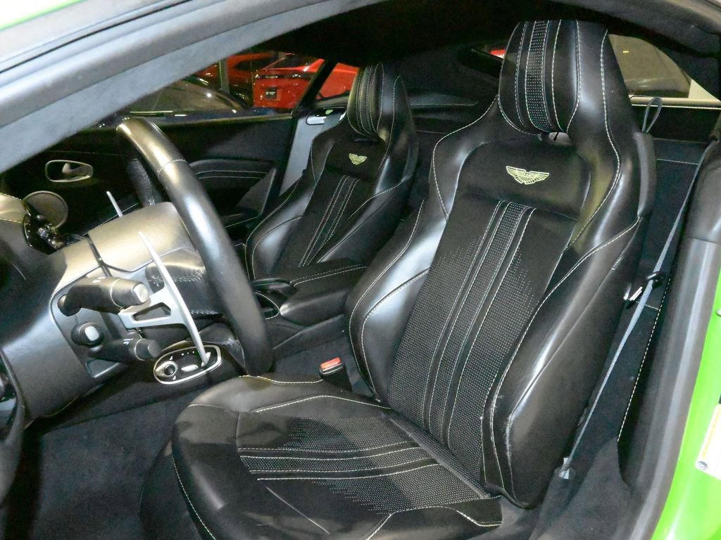 Used 2019 Aston Martin V8 Vantage Coupe RWD image 28
