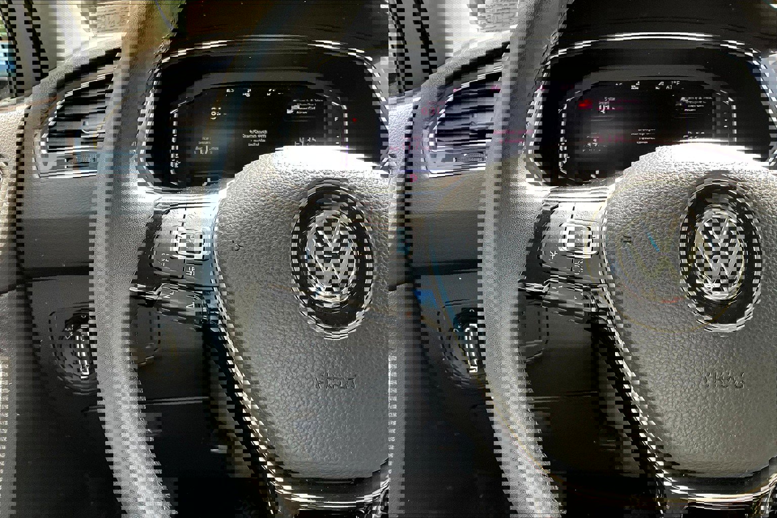 Used 2020 Volkswagen Tiguan SEL image 17