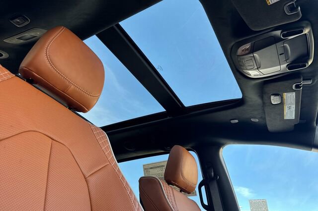 New 2026 Chrysler Pacifica Pinnacle image 16